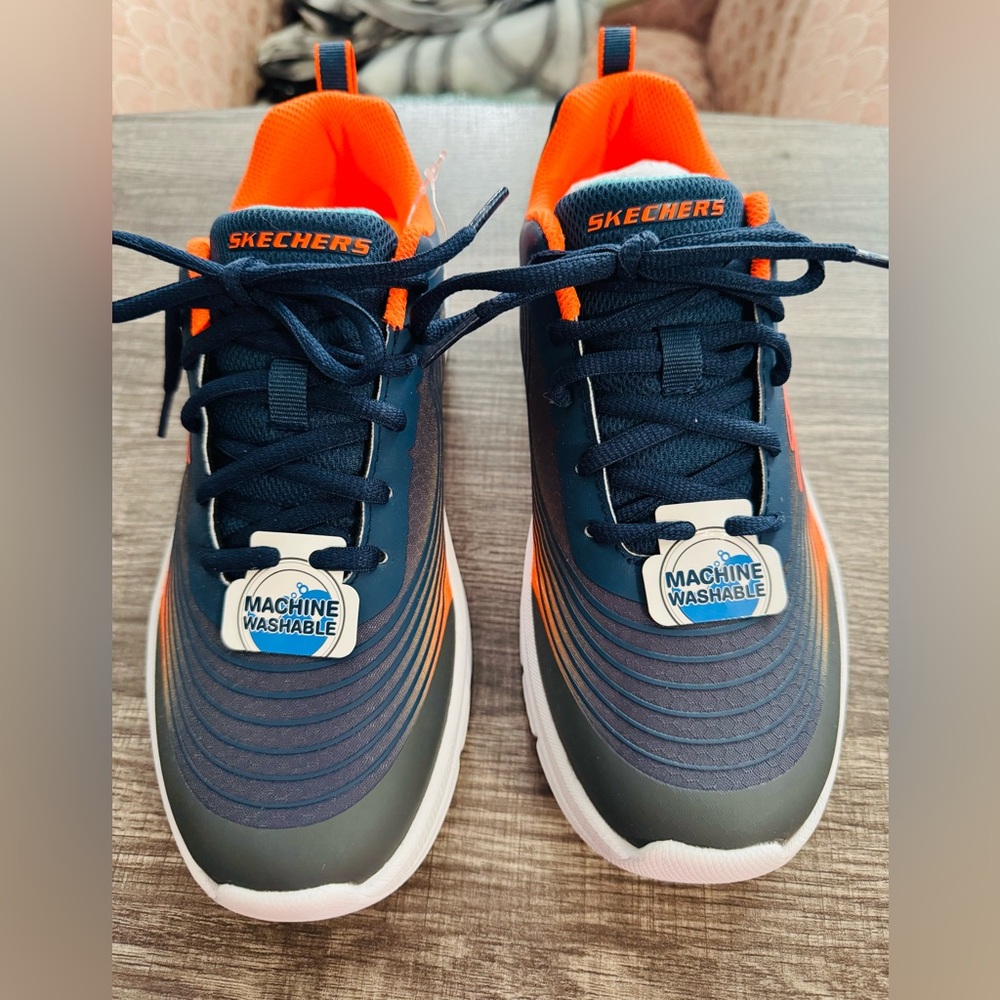 Brand New, Boys size 5 Skechers sneakers!